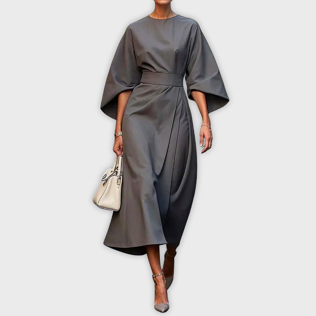 Olivia | Elegant Kjole med Belte og Dolmansleeves