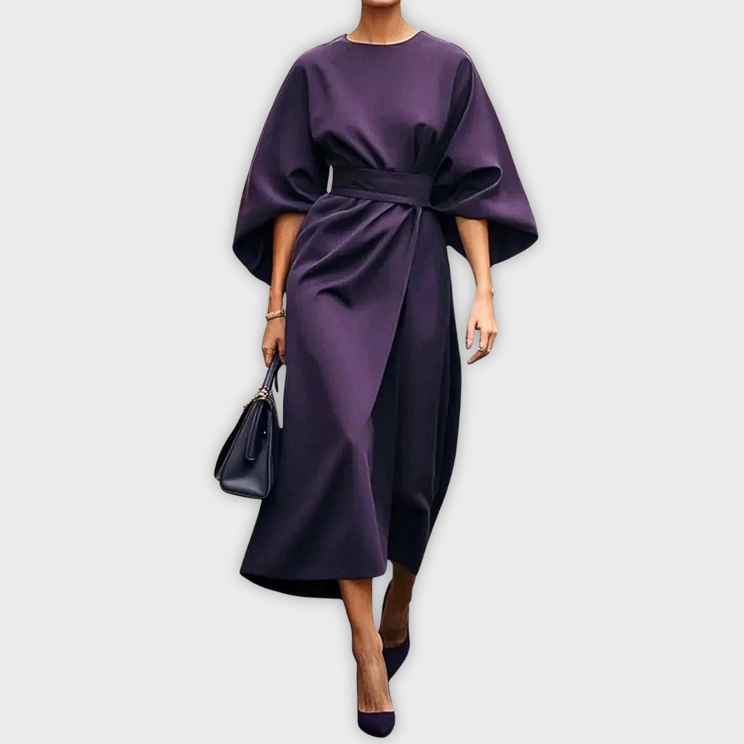 Olivia | Elegant Kjole med Belte og Dolmansleeves