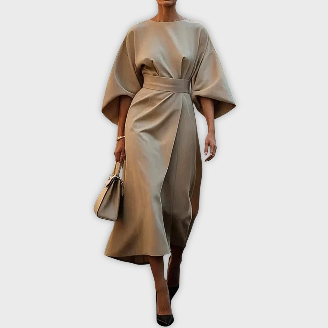 Olivia | Elegant Kjole med Belte og Dolmansleeves