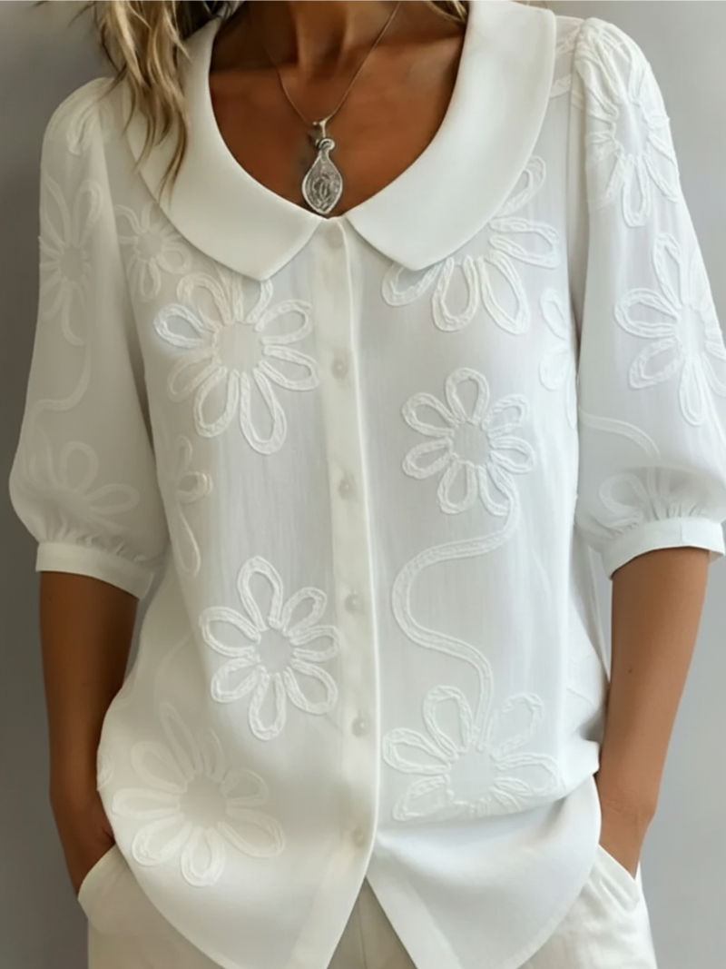 Sara – Bluse med broderte blomster